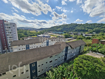 Image 17 - 864093