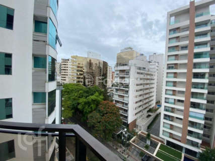 Image 5 - 864181