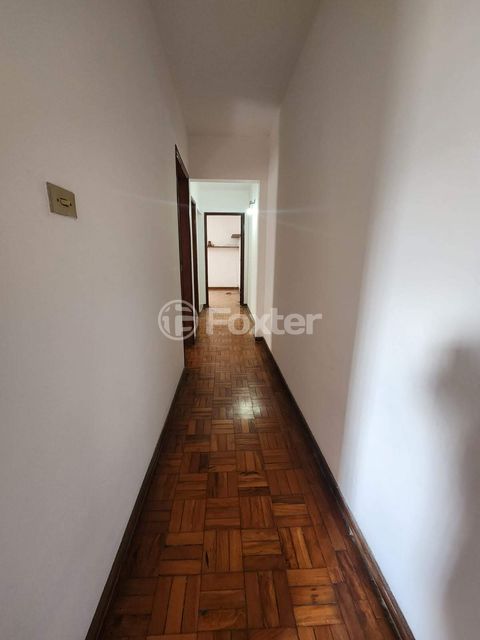 Image 17 - 865600