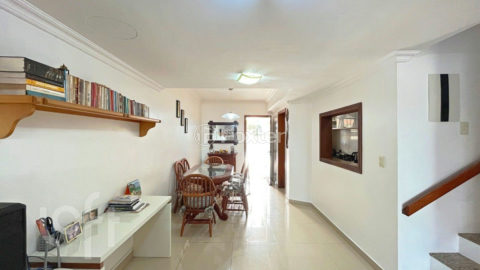 Image 11 - 865644