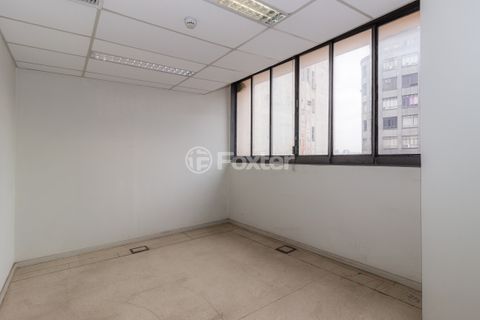 Image 38 - 865645