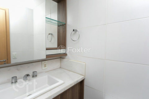 Image 20 - 865676