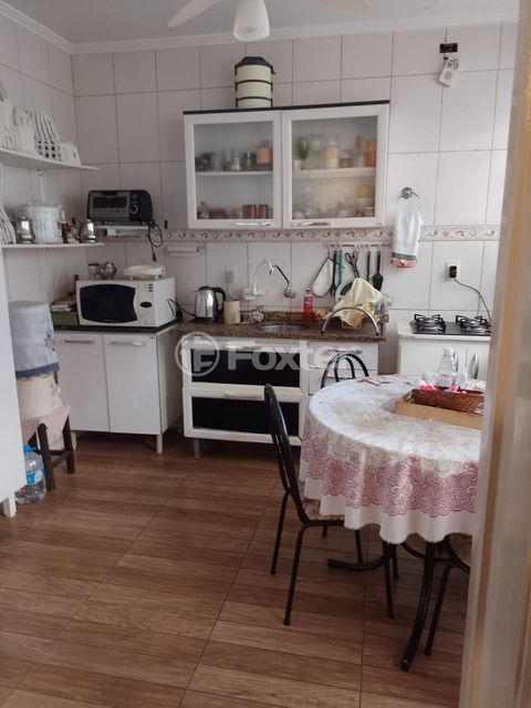 Image 3 - 865900