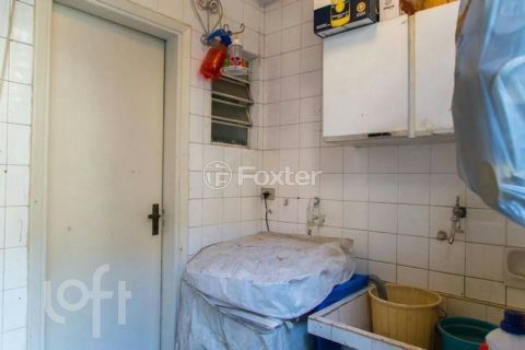 Image 38 - 866001