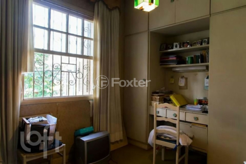 Image 17 - 866001