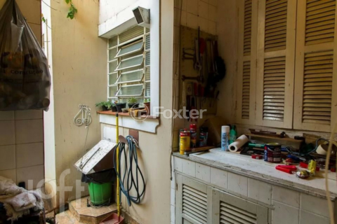 Image 40 - 866001