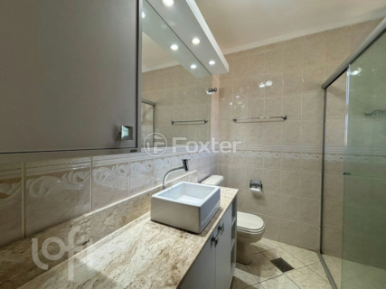 Image 10 - 866025