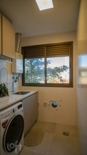 Image 19 - 866665