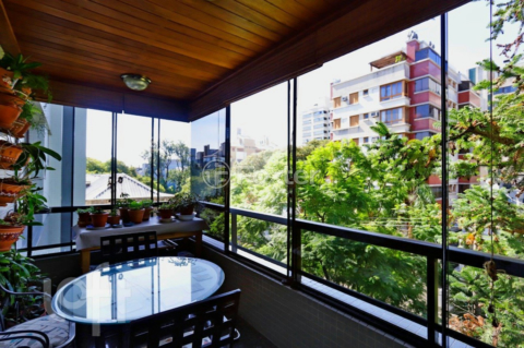 Image 10 - 866679