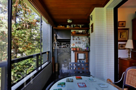 Image 11 - 866679