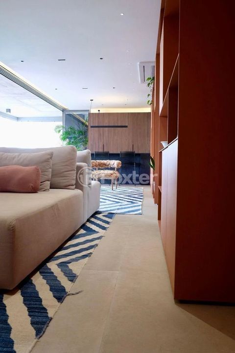 Image 6 - 866869