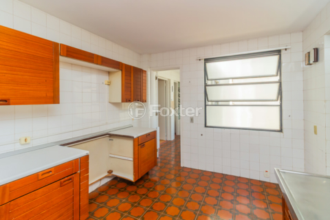 Image 32 - 866872