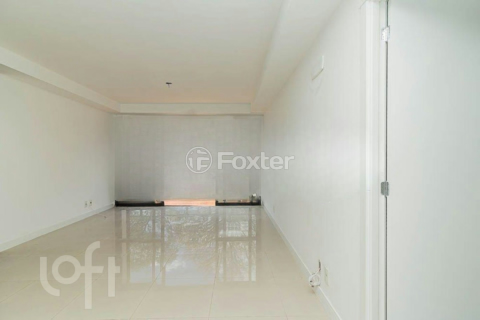 Image 3 - 866941