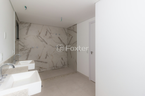Image 35 - 867252