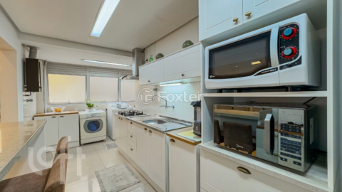 Image 8 - 867440