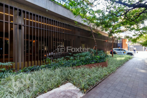 Image 16 - 867898