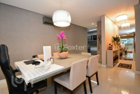 Image 9 - 868107