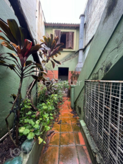 Image 5 - 868274