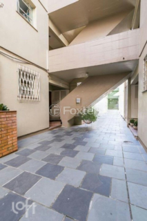 Image 7 - 868381