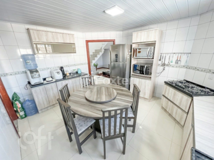 Image 7 - 868800