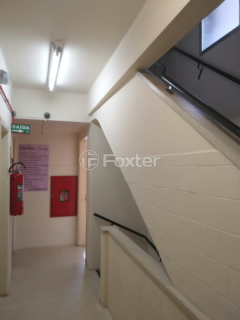 Image 7 - 868990