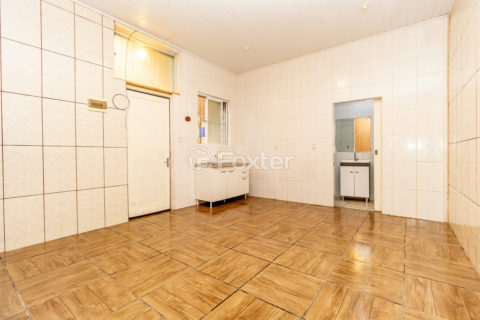 Image 5 - 869034