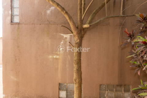Image 25 - 869110