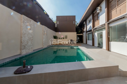 Image 82 - 869110