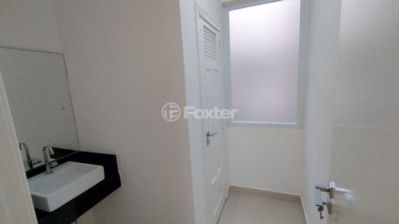 Image 6 - 869352