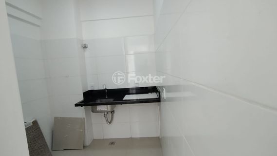 Image 4 - 869352