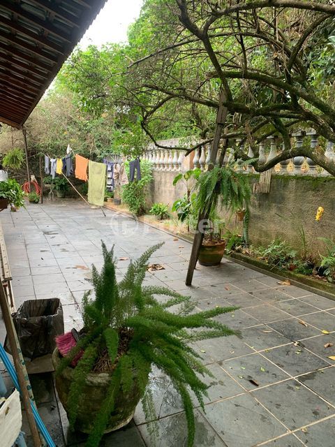 Image 33 - 869418