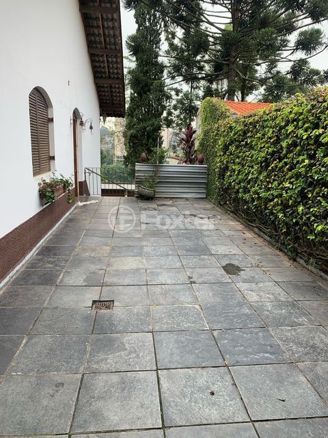 Image 26 - 869418