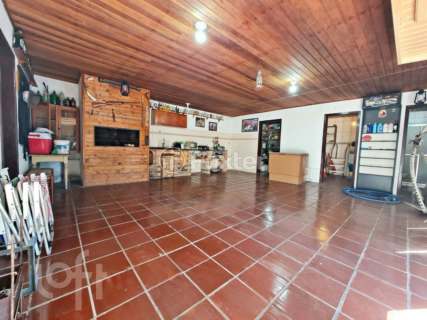 Image 17 - 869450