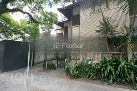 Image 1 - 869484