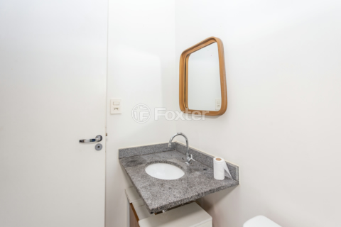 Image 8 - 869551