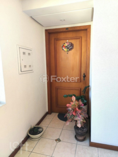 Image 20 - 869553