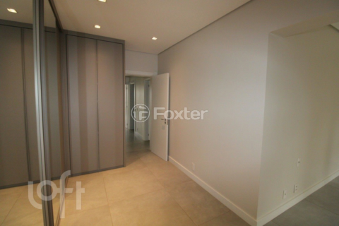 Image 29 - 869606