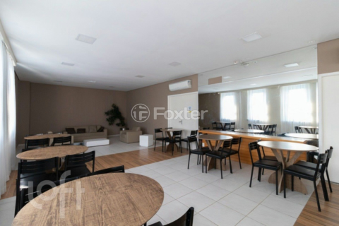 Image 33 - 869734
