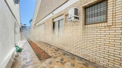 Image 28 - 869799