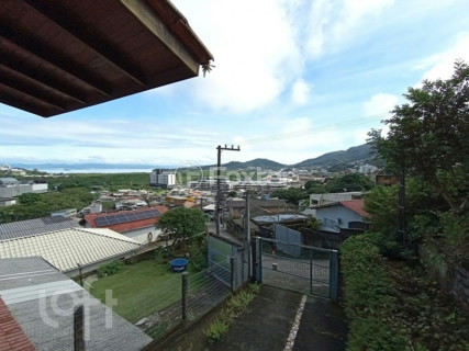Image 1 - 869843