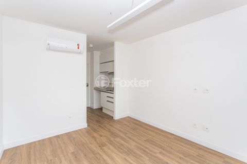 Image 7 - 870679