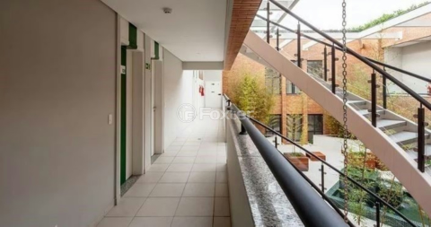 Image 9 - 870711