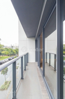 Image 6 - 870726