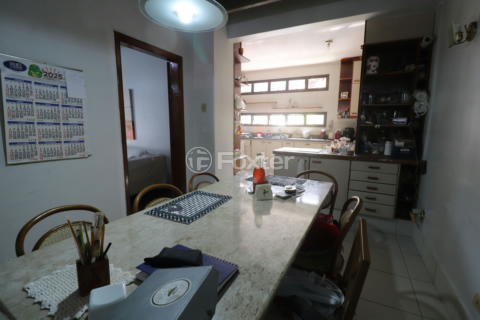 Image 8 - 870792