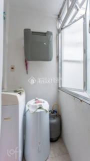 Image 8 - 870974
