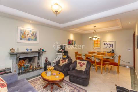 Image 1 - 872104