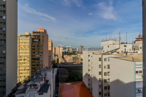 Image 9 - 872118