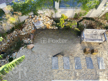 Image 8 - 872262