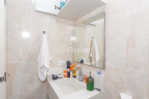 Image 9 - 872622
