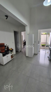 Image 4 - 872702